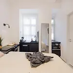 Lejlighed No 9 - 3 Suites, 3 Private Bathrooms And Parking Budapest