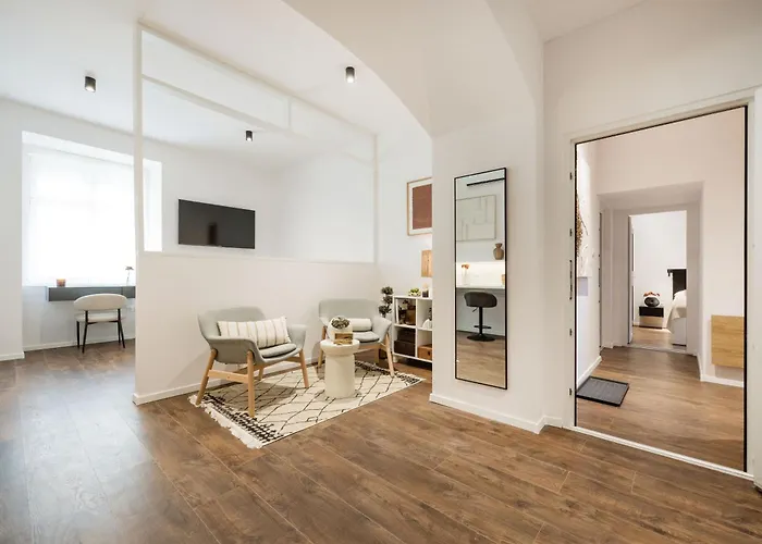 No 9 - 3 Suites, 3 Private Bathrooms And Parking * Budapeste