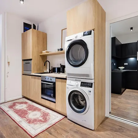 아파트 No 9 - 3 Suites, 3 Private Bathrooms And Parking 부다페스트