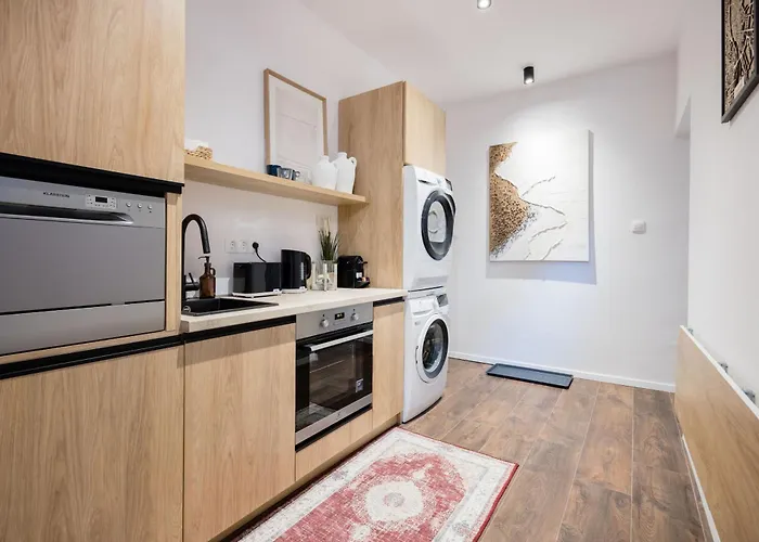 No 9 - 3 Suites, 3 Private Bathrooms&parking * Budapest