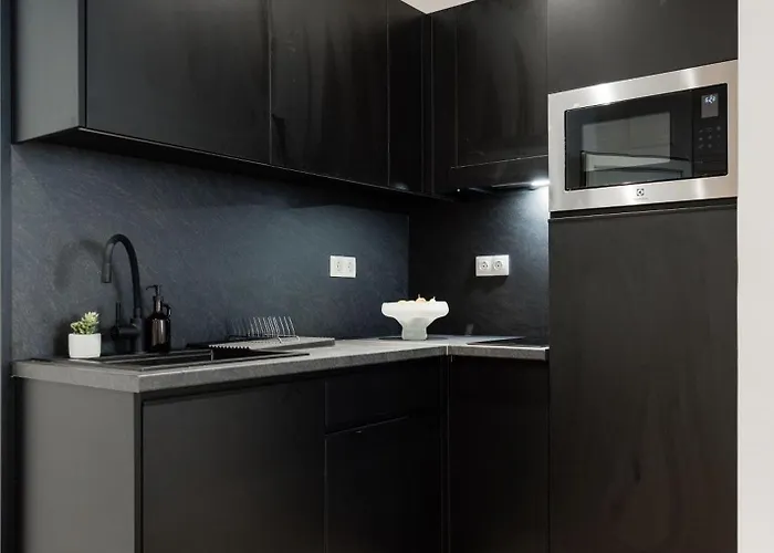 Apartment No 9 - 3 Suites, 3 Private Bathrooms&parking Budapest